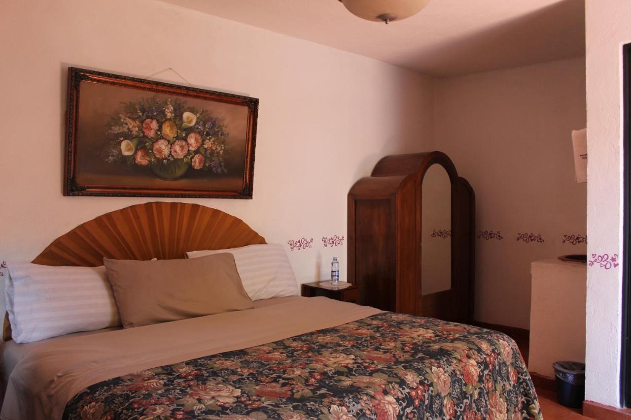 Hotel Posada Chamacuero Comonfort Екстериор снимка